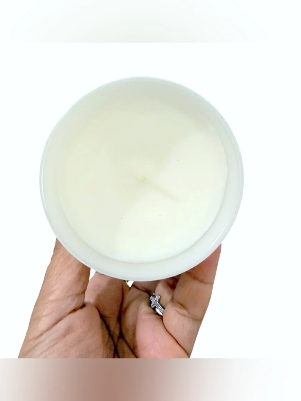 Leoben Company Amalfi Lemon Scented Candle - White Jar with Blue Coastal Label